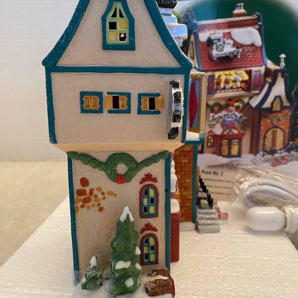 Dept 56 North Pole Series-  Jack in the Box Plant No.2 - with light(Tested) - Picture 6 of 12